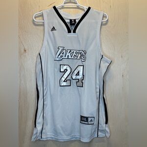 Lakers Kobe Bryant #24 Jersey Adidas Basketball Jersey Men's XXXL has flaws